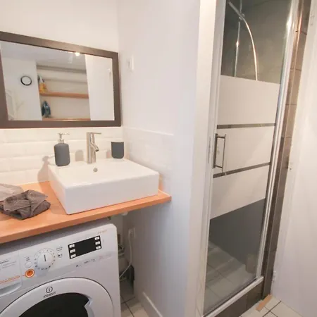 Grand Place Center Apartment