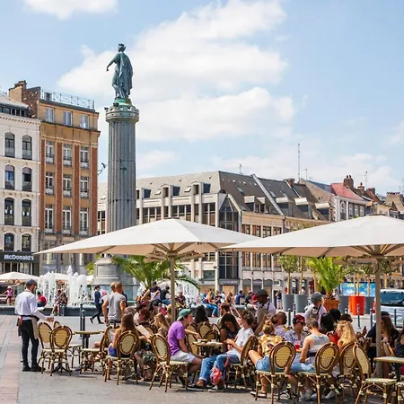 Grand Place Center *